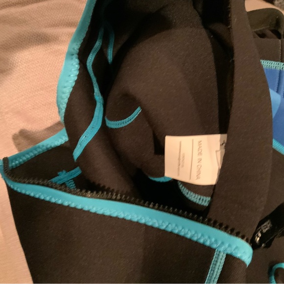 Kids Swim Wetsuit in Black and Blue - Picture 6 of 9